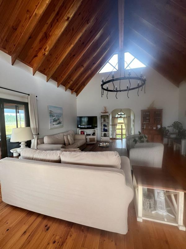 To Let 4 Bedroom Property for Rent in Sedgefield Rural Western Cape